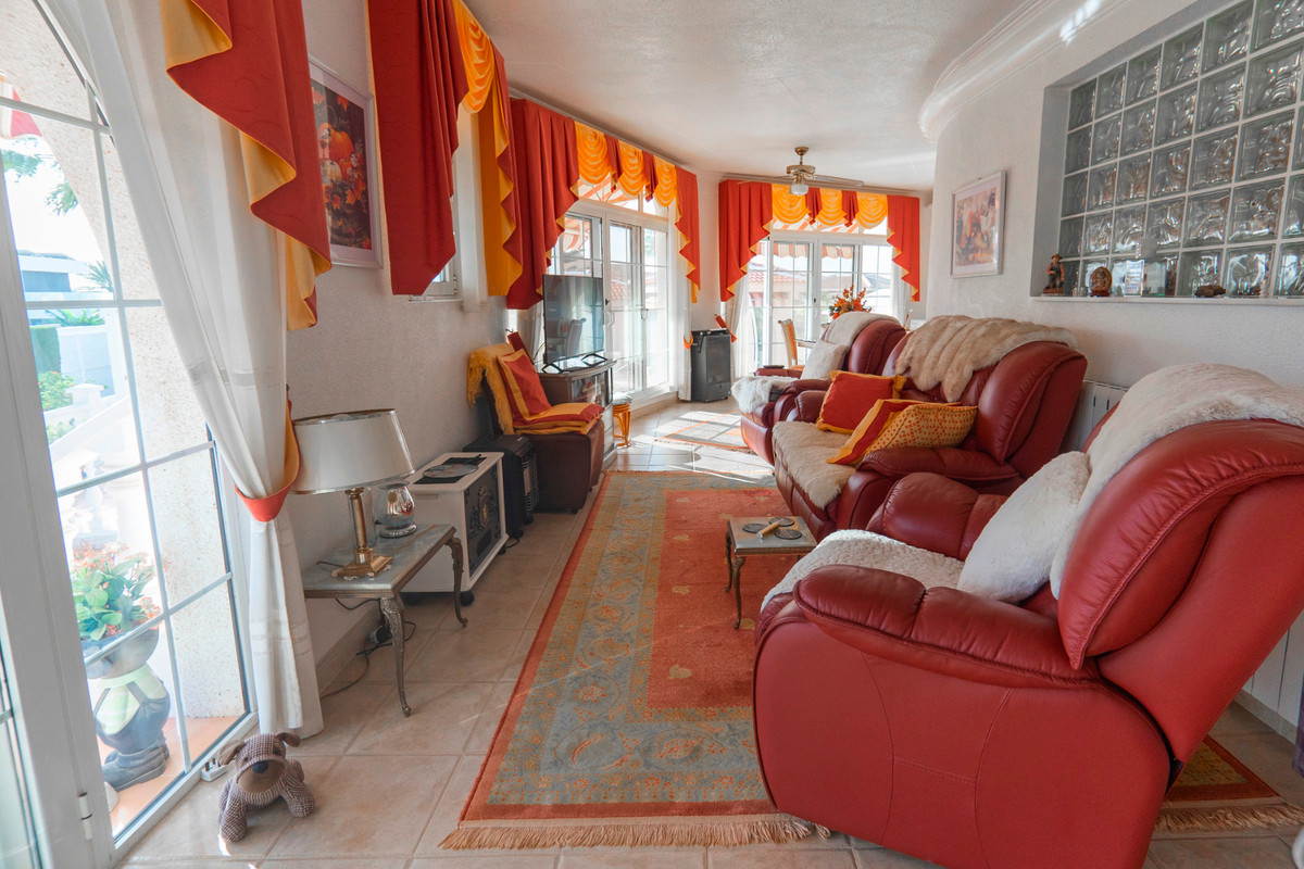 Se vende Villa - Chalet de 5 dormitorios en Costa Blanca, Alicante, España