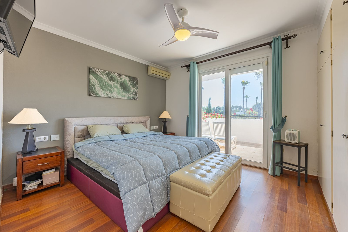 Se vende Villa - Chalet de 5 dormitorios en Costa Del Sol, Cadiz, España