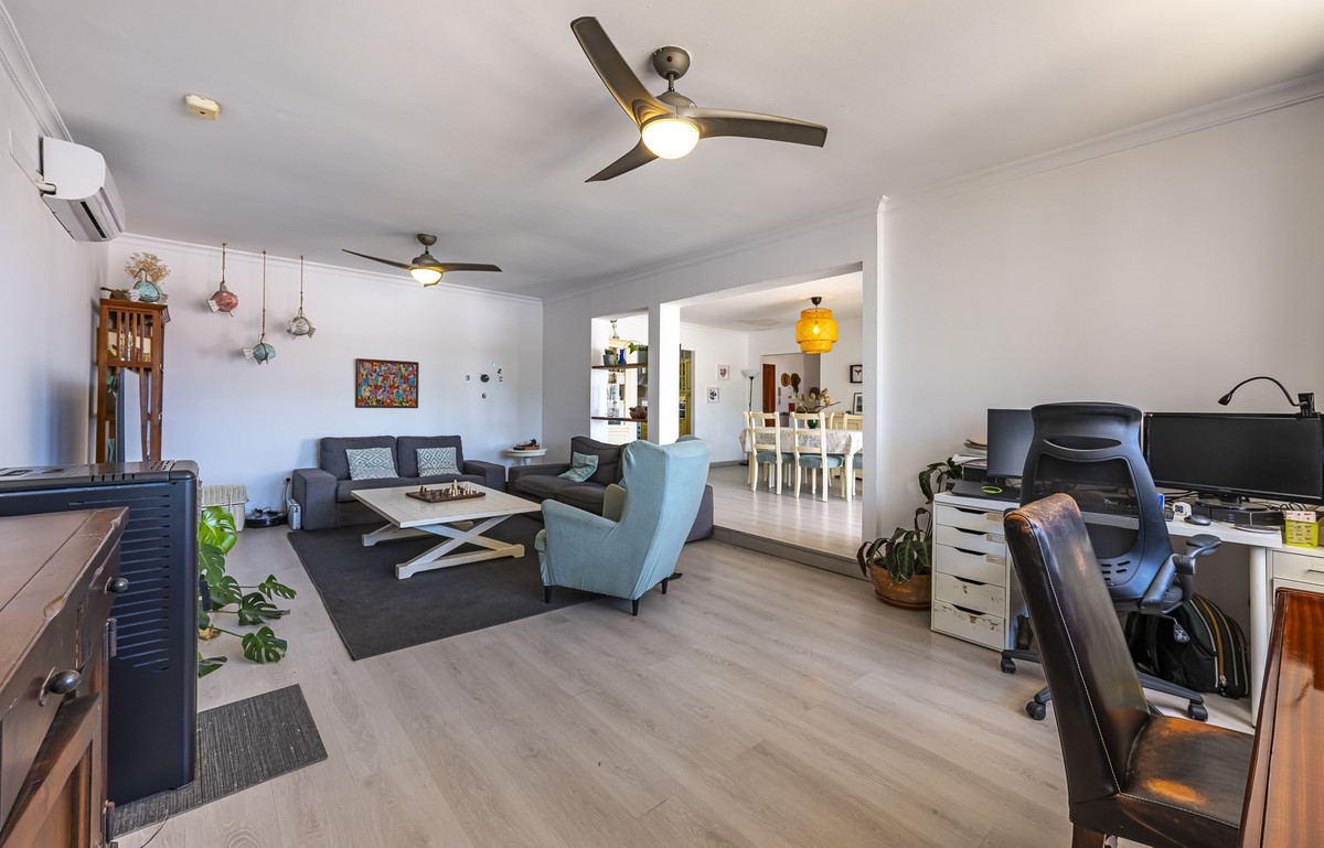Se vende Villa - Chalet de 5 dormitorios en Costa Del Sol, Cadiz, España