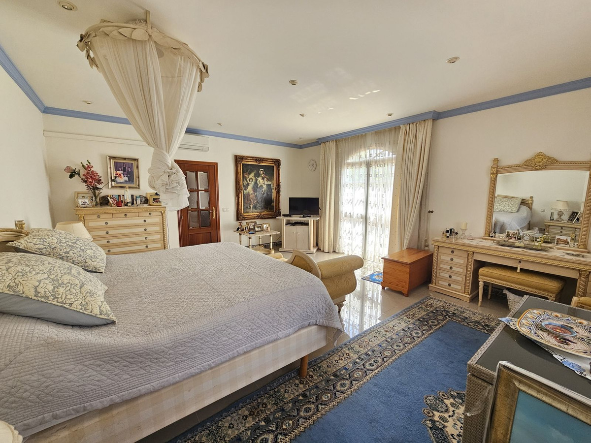 5 Bed Townhouse for sale in Alhaurín De La Torre Costa Del Sol, Málaga, Spain