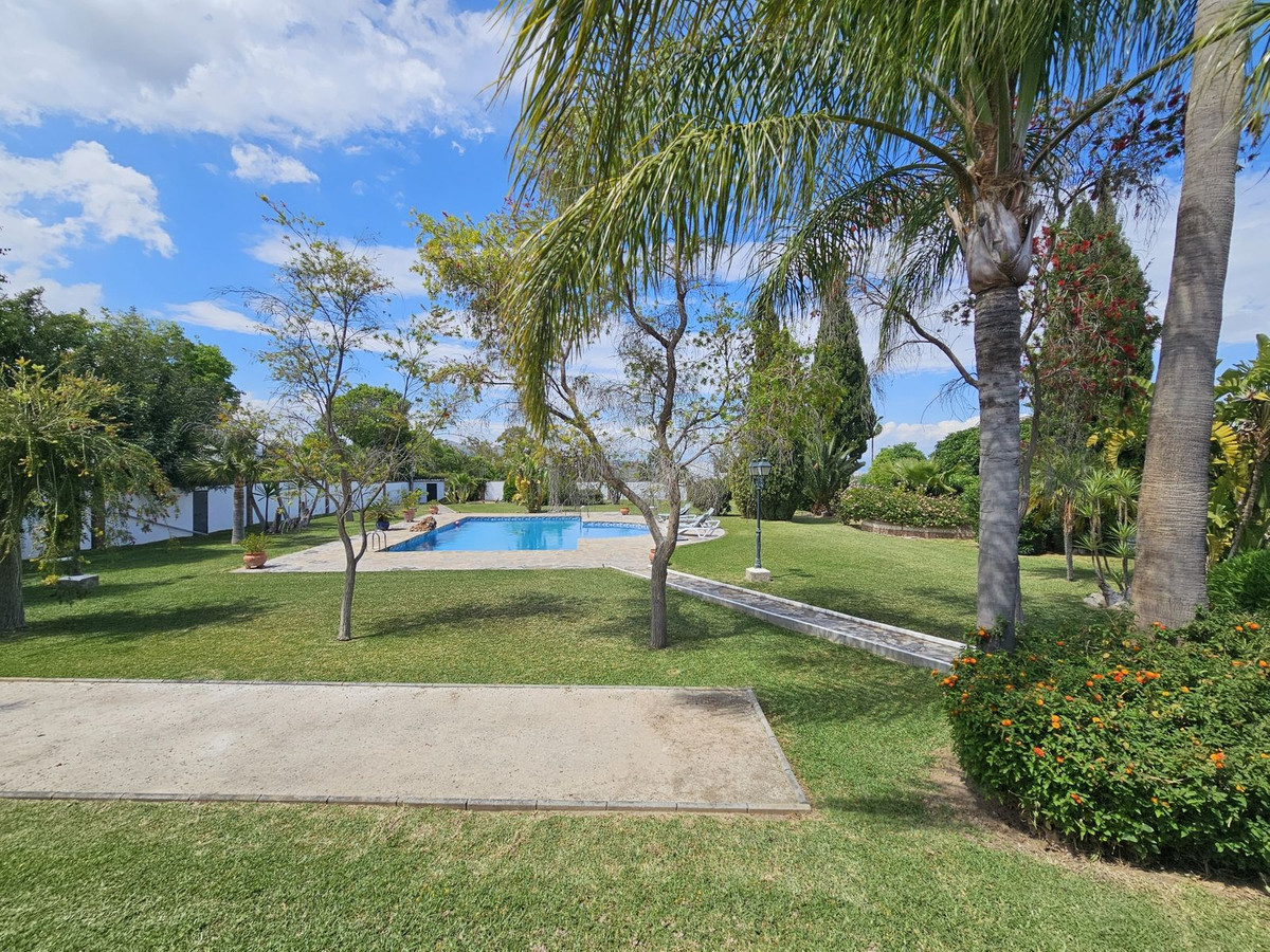 5 Bed Townhouse for sale in Alhaurín De La Torre Costa Del Sol, Málaga, Spain