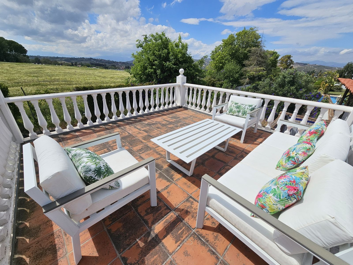 5 Bed Townhouse for sale in Alhaurín De La Torre Costa Del Sol, Málaga, Spain