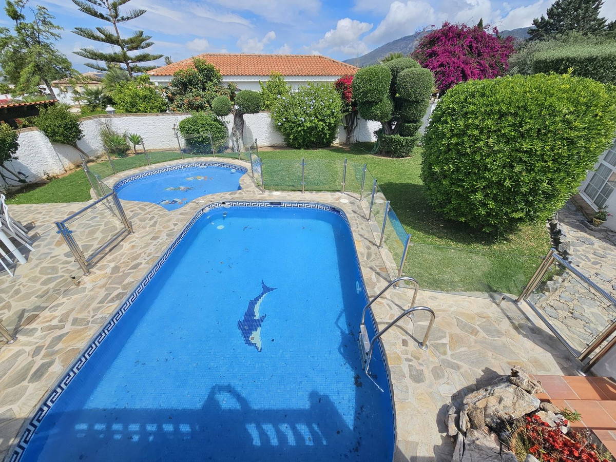 5 Bed Townhouse for sale in Alhaurín De La Torre Costa Del Sol, Málaga, Spain