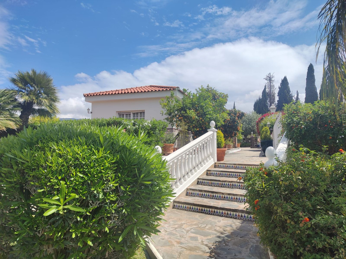 5 Bed Townhouse for sale in Alhaurín De La Torre Costa Del Sol, Málaga, Spain