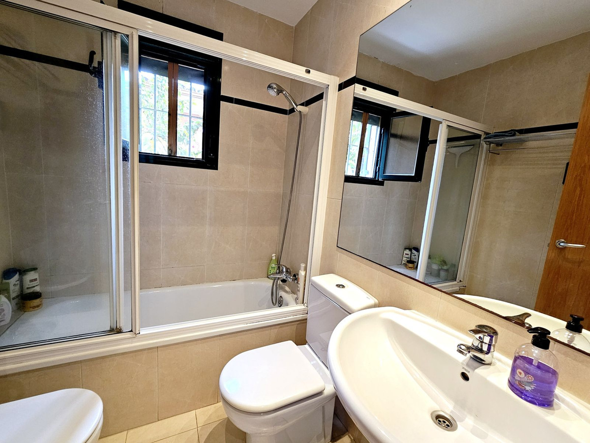 Se vende Apartamento Planta Baja de 2 dormitorios en Costa Del Sol, Málaga, España