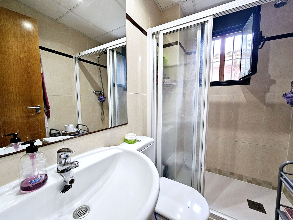 Se vende Apartamento Planta Baja de 2 dormitorios en Costa Del Sol, Málaga, España