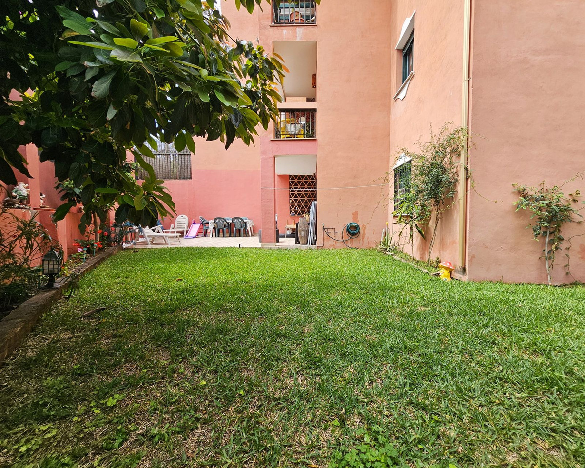 Se vende Apartamento Planta Baja de 2 dormitorios en Costa Del Sol, Málaga, España
