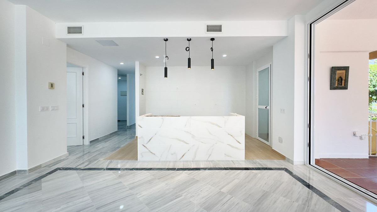 4 Bed Apartment for sale in Marbella Costa Del Sol, Málaga, Spain