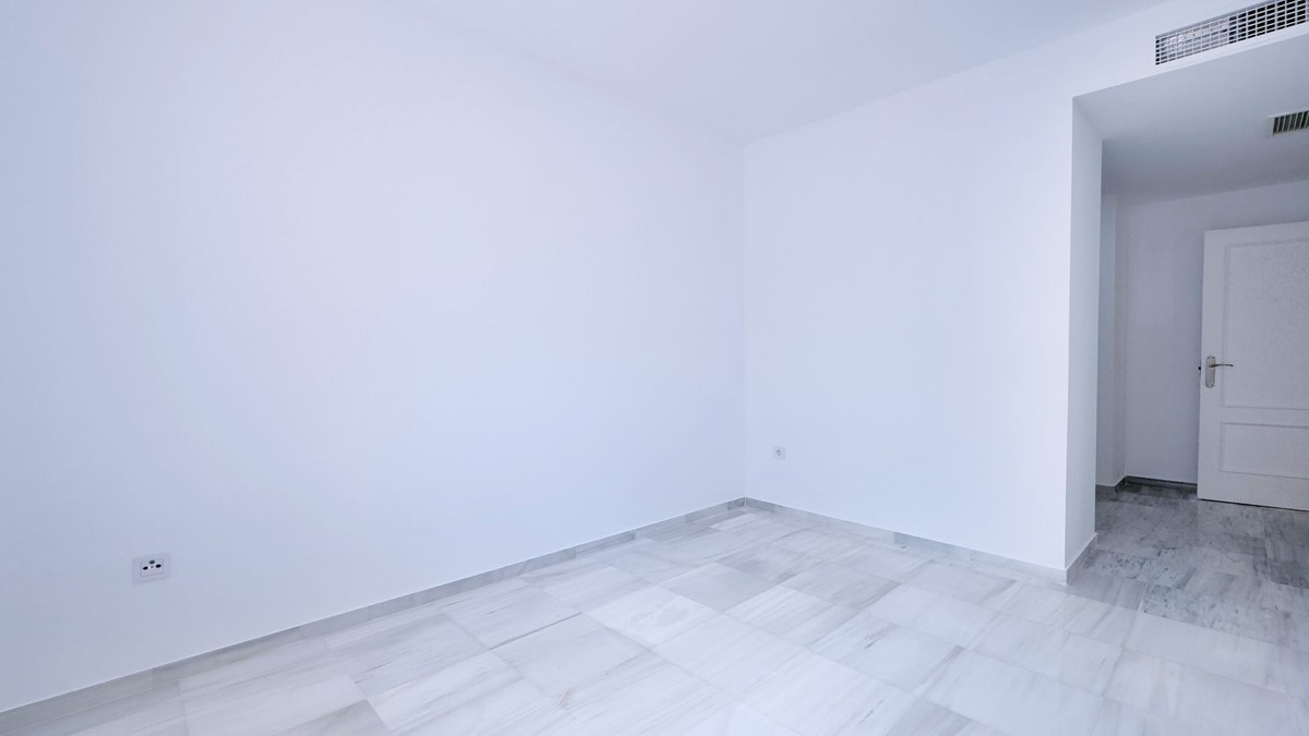 4 Bed Apartment for sale in Marbella Costa Del Sol, Málaga, Spain