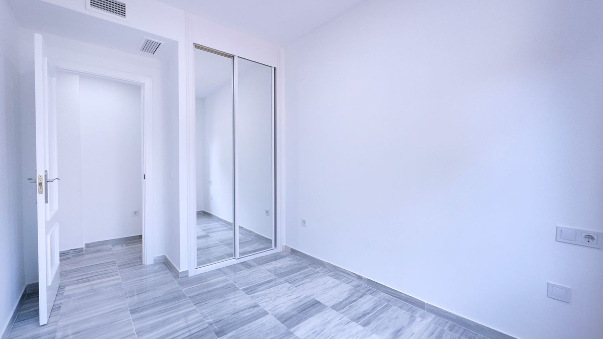 4 Bed Apartment for sale in Marbella Costa Del Sol, Málaga, Spain