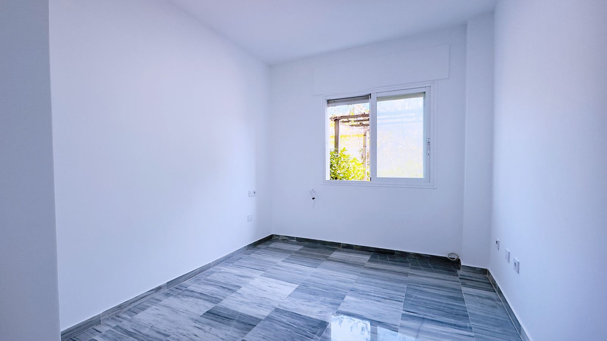 4 Bed Apartment for sale in Marbella Costa Del Sol, Málaga, Spain