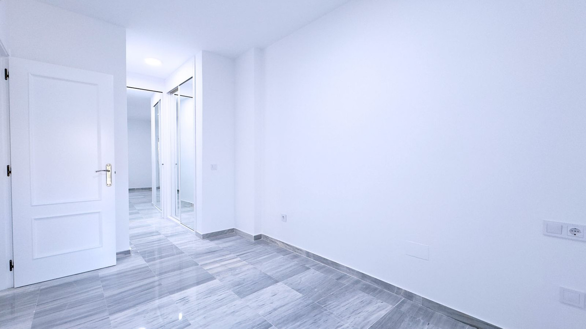 4 Bed Apartment for sale in Marbella Costa Del Sol, Málaga, Spain