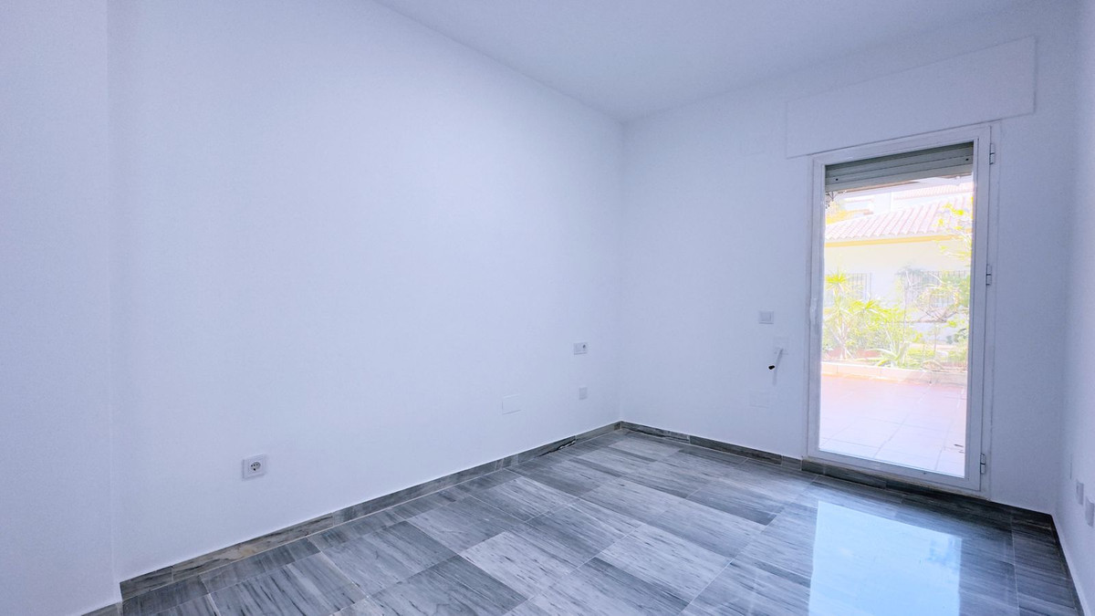 4 Bed Apartment for sale in Marbella Costa Del Sol, Málaga, Spain