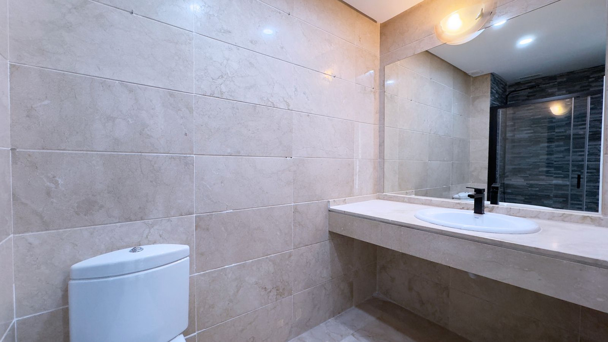 4 Bed Apartment for sale in Marbella Costa Del Sol, Málaga, Spain