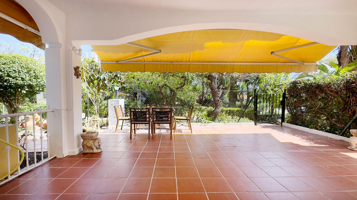4 Bed Apartment for sale in Marbella Costa Del Sol, Málaga, Spain