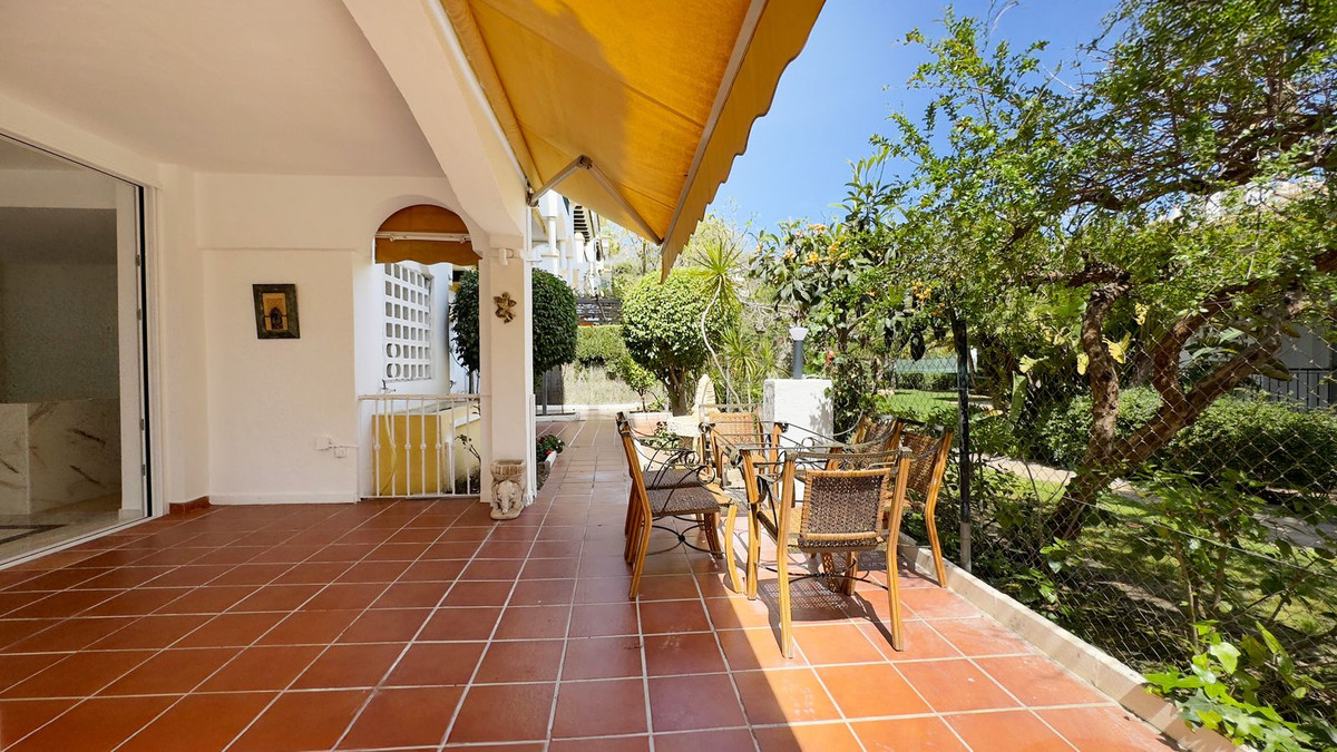 4 Bed Apartment for sale in Marbella Costa Del Sol, Málaga, Spain