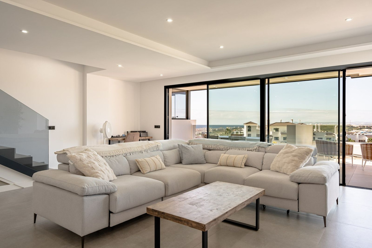 4 Bed Apartment for sale in Estepona Costa Del Sol, Málaga, Spain