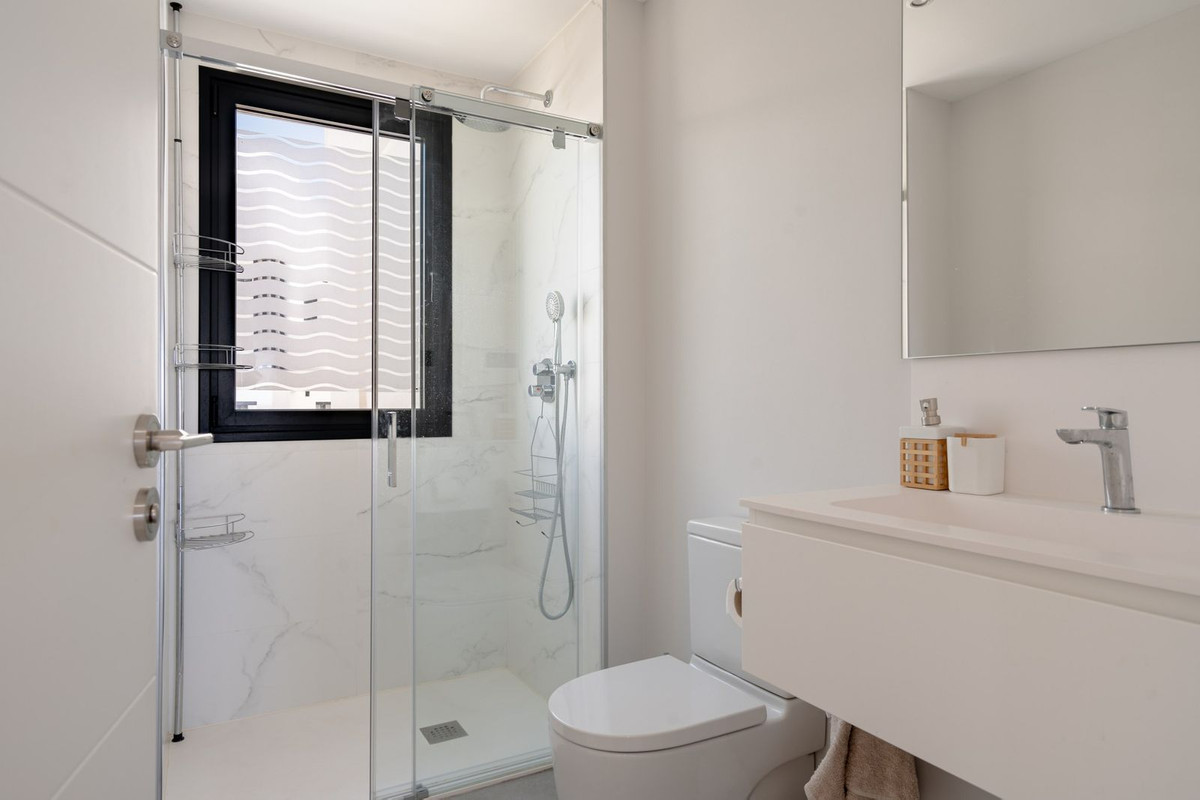 4 Bed Apartment for sale in Estepona Costa Del Sol, Málaga, Spain