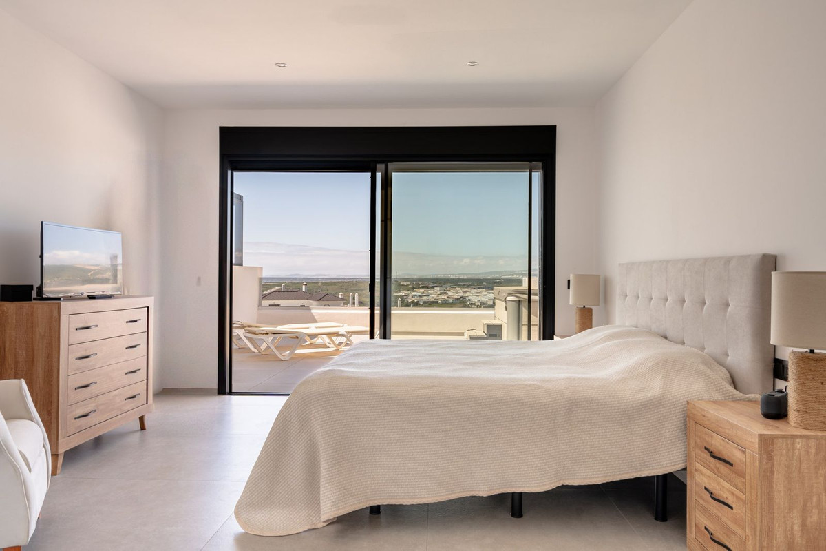 4 Bed Apartment for sale in Estepona Costa Del Sol, Málaga, Spain