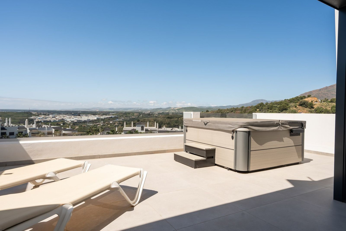 4 Bed Apartment for sale in Estepona Costa Del Sol, Málaga, Spain