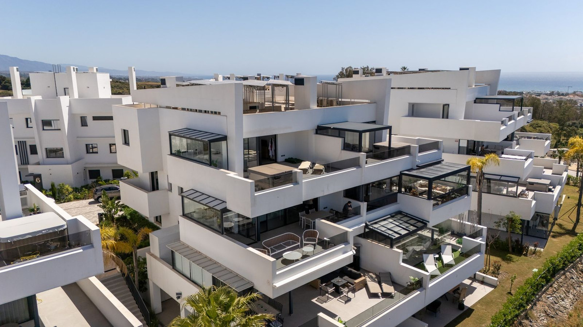 4 Bed Apartment for sale in Estepona Costa Del Sol, Málaga, Spain