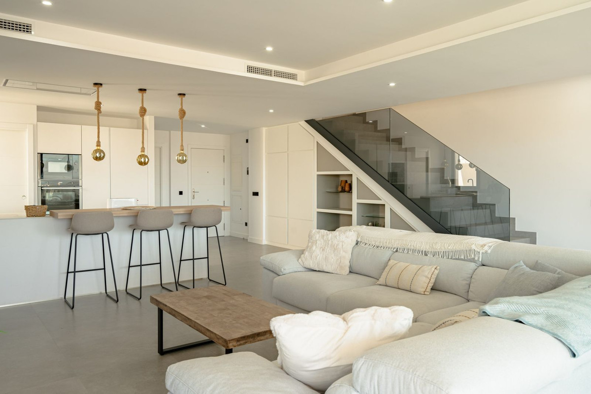 4 Bed Apartment for sale in Estepona Costa Del Sol, Málaga, Spain
