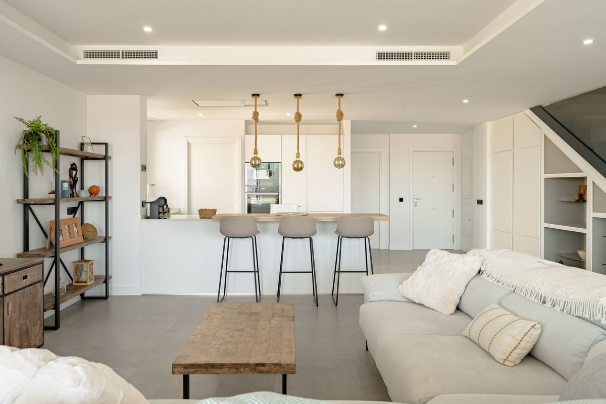 4 Bed Apartment for sale in Estepona Costa Del Sol, Málaga, Spain