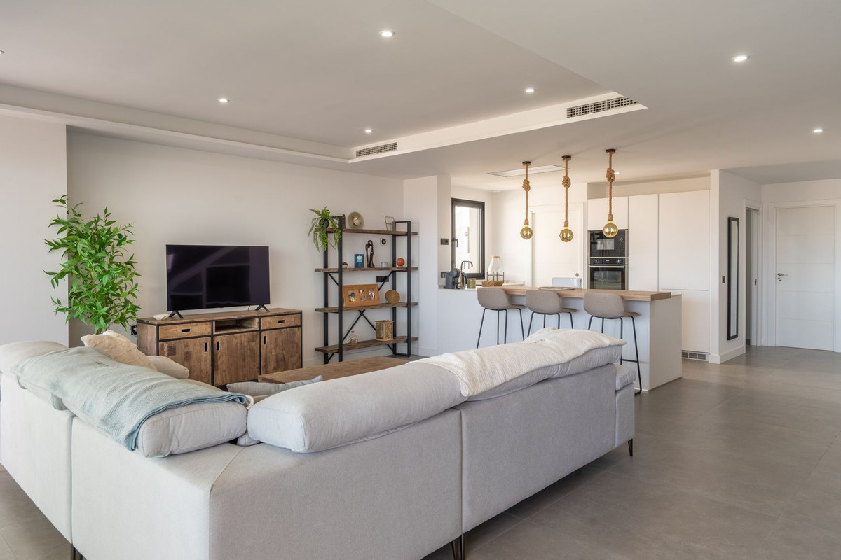 4 Bed Apartment for sale in Estepona Costa Del Sol, Málaga, Spain