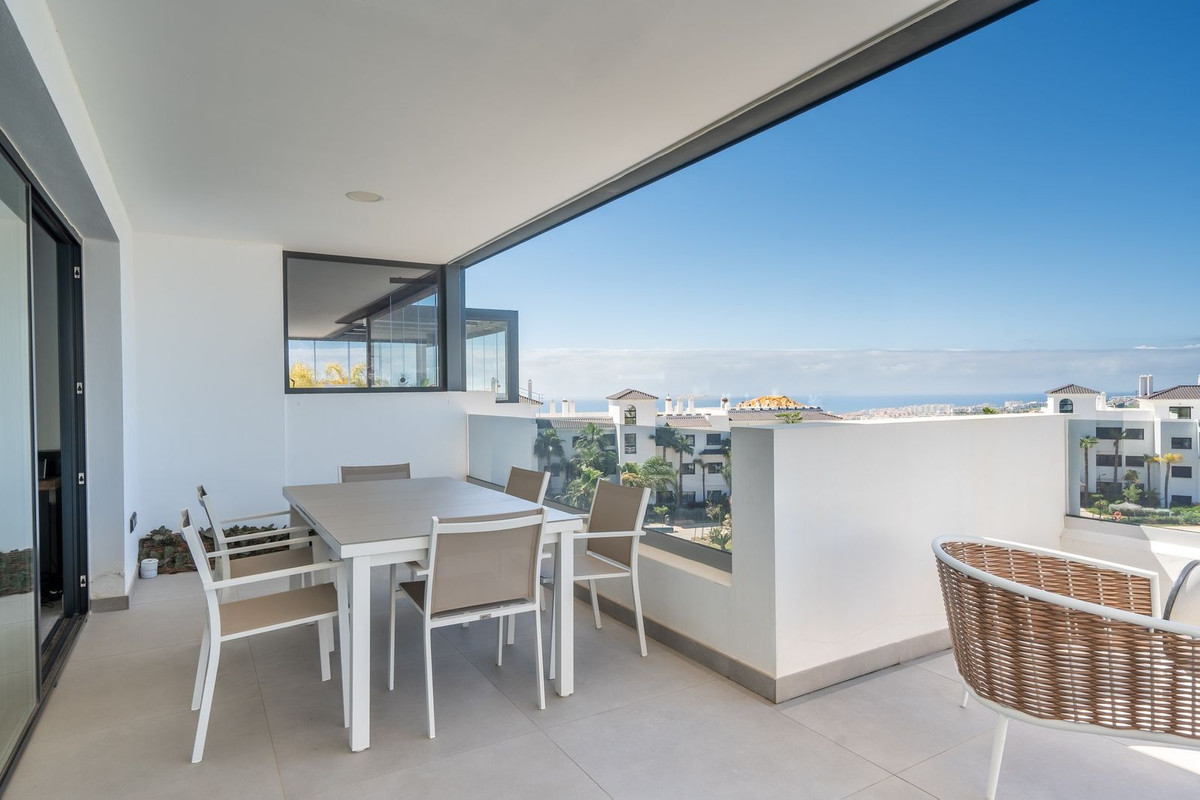 4 Bed Apartment for sale in Estepona Costa Del Sol, Málaga, Spain