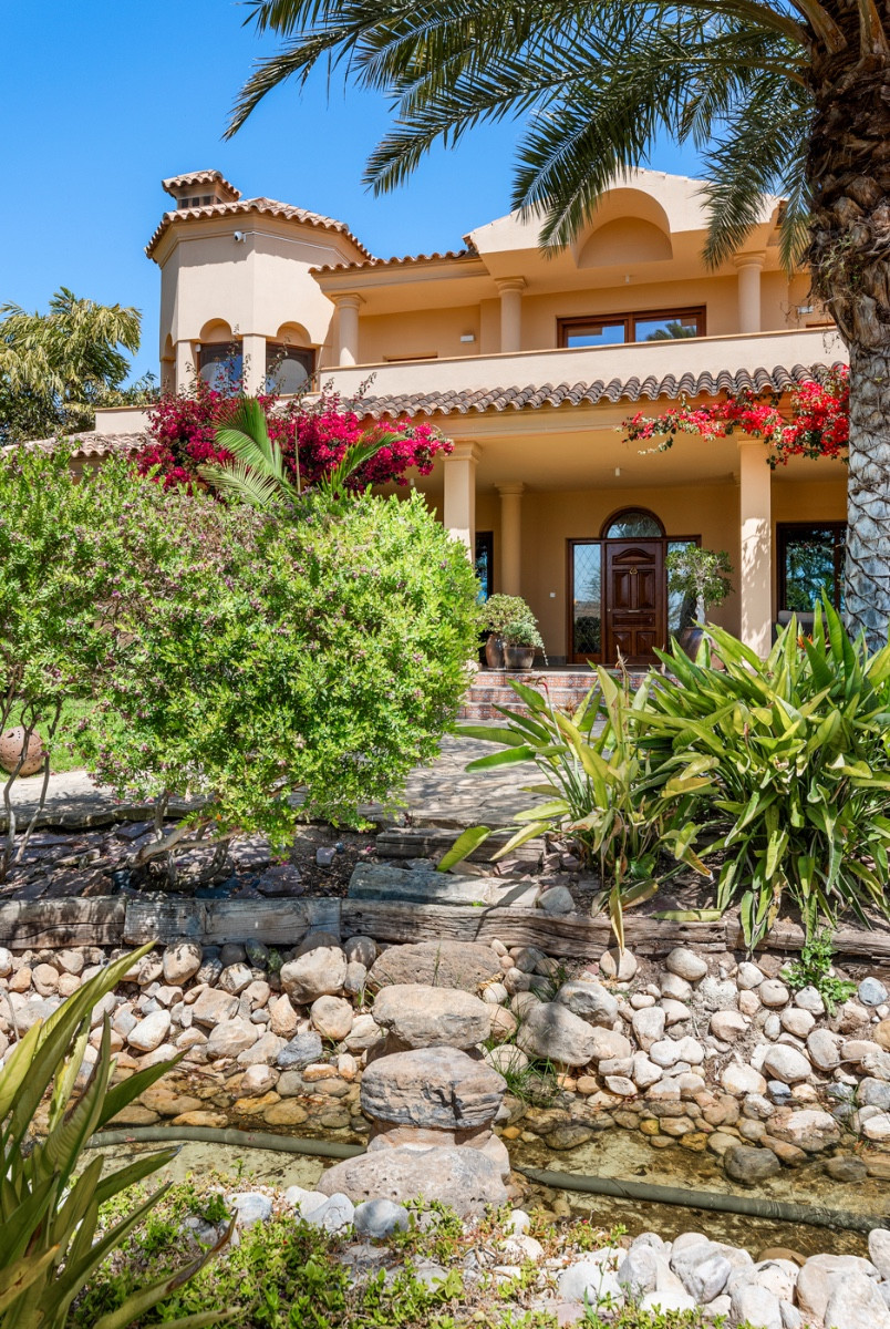 5 Bed Townhouse for sale in Elche Costa Blanca, Alicante, Spain