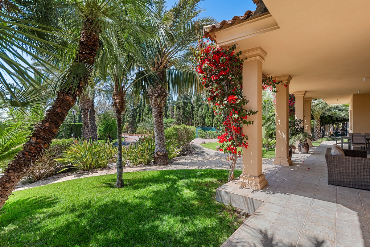 5 Bed Townhouse for sale in Elche Costa Blanca, Alicante, Spain