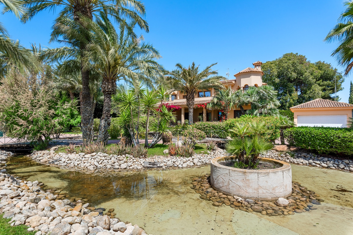 5 Bed Townhouse for sale in Elche Costa Blanca, Alicante, Spain