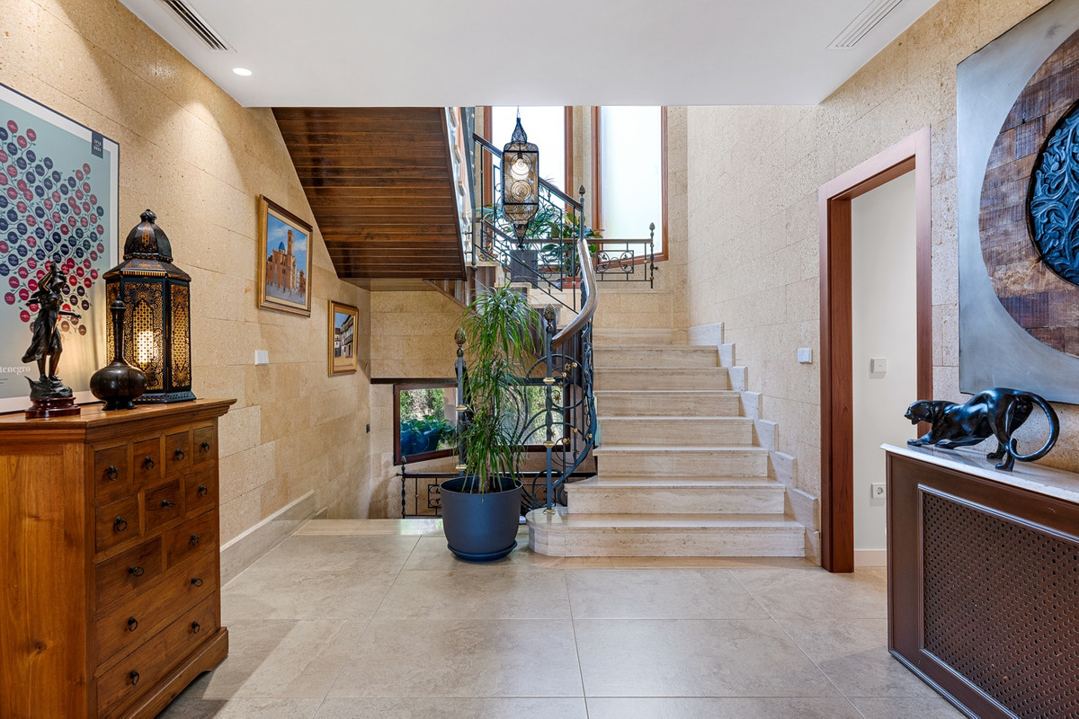 5 Bed Townhouse for sale in Elche Costa Blanca, Alicante, Spain