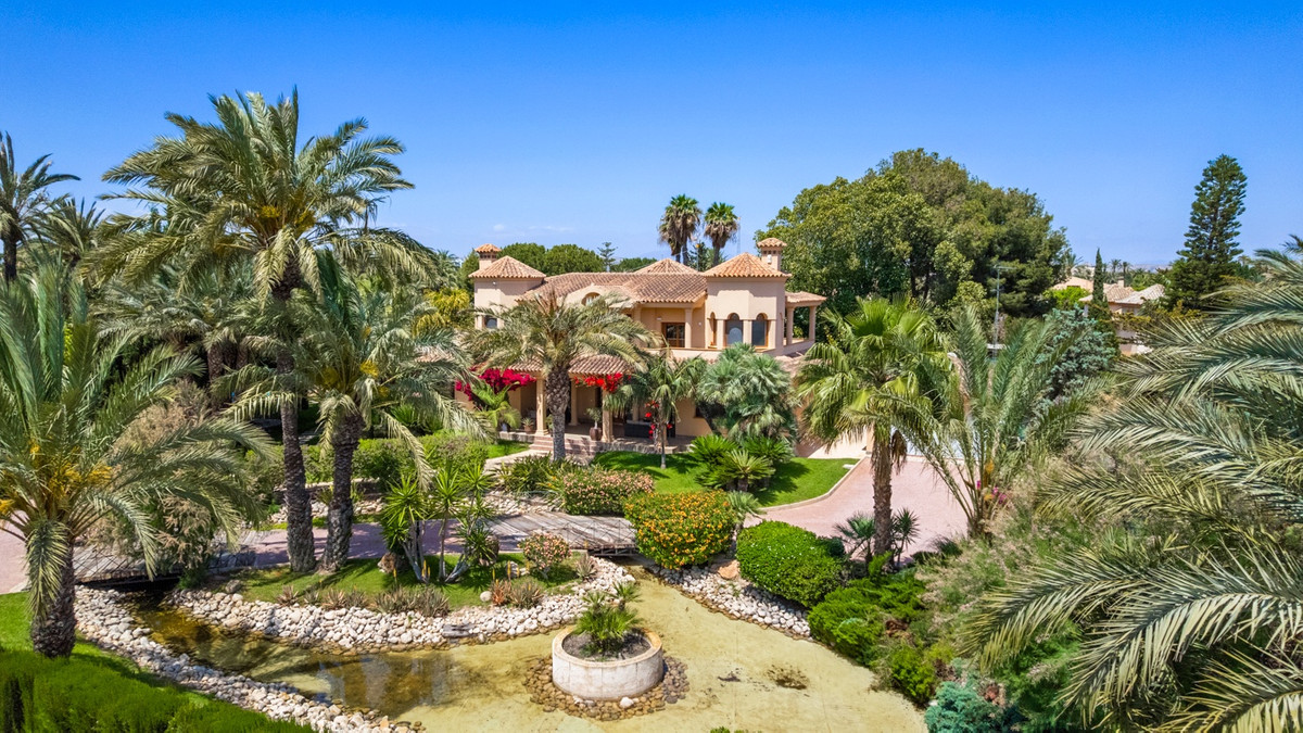 5 Bed Townhouse for sale in Elche Costa Blanca, Alicante, Spain