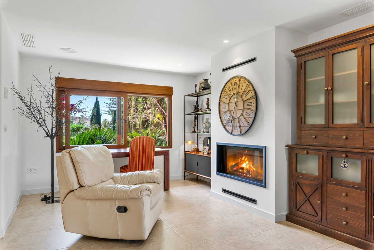 5 Bed Townhouse for sale in Elche Costa Blanca, Alicante, Spain