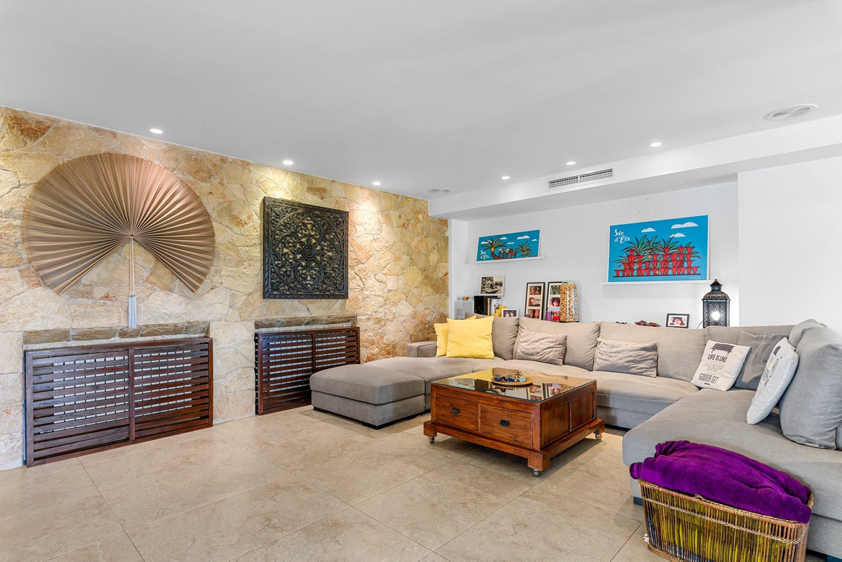 5 Bed Townhouse for sale in Elche Costa Blanca, Alicante, Spain