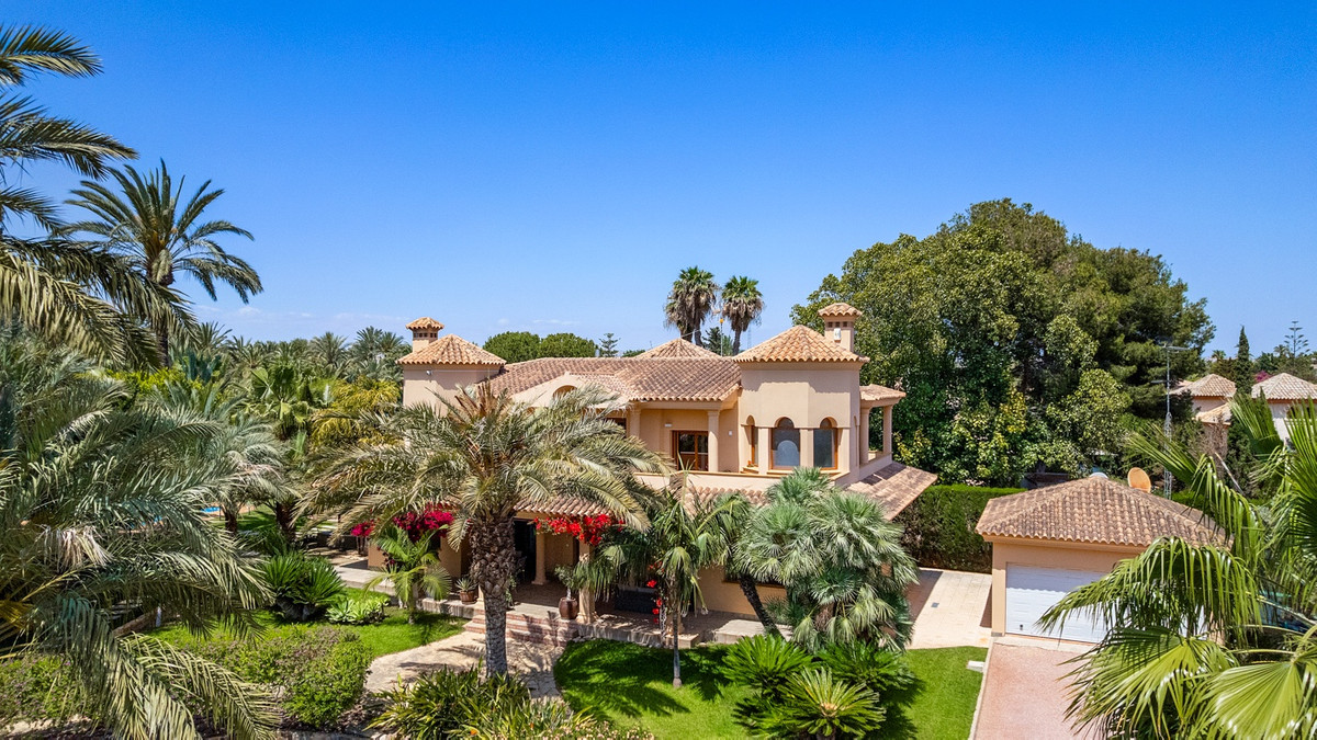 5 Bed Townhouse for sale in Elche Costa Blanca, Alicante, Spain