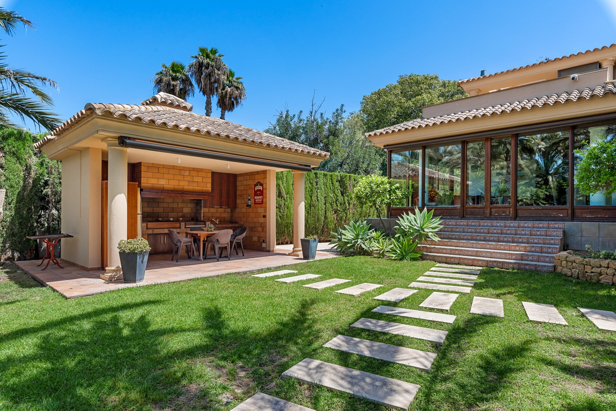 5 Bed Townhouse for sale in Elche Costa Blanca, Alicante, Spain