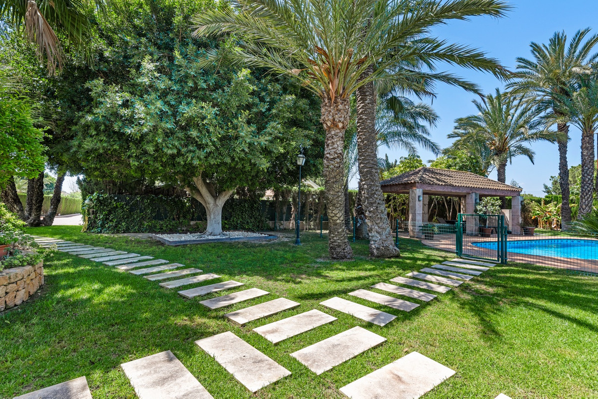 5 Bed Townhouse for sale in Elche Costa Blanca, Alicante, Spain