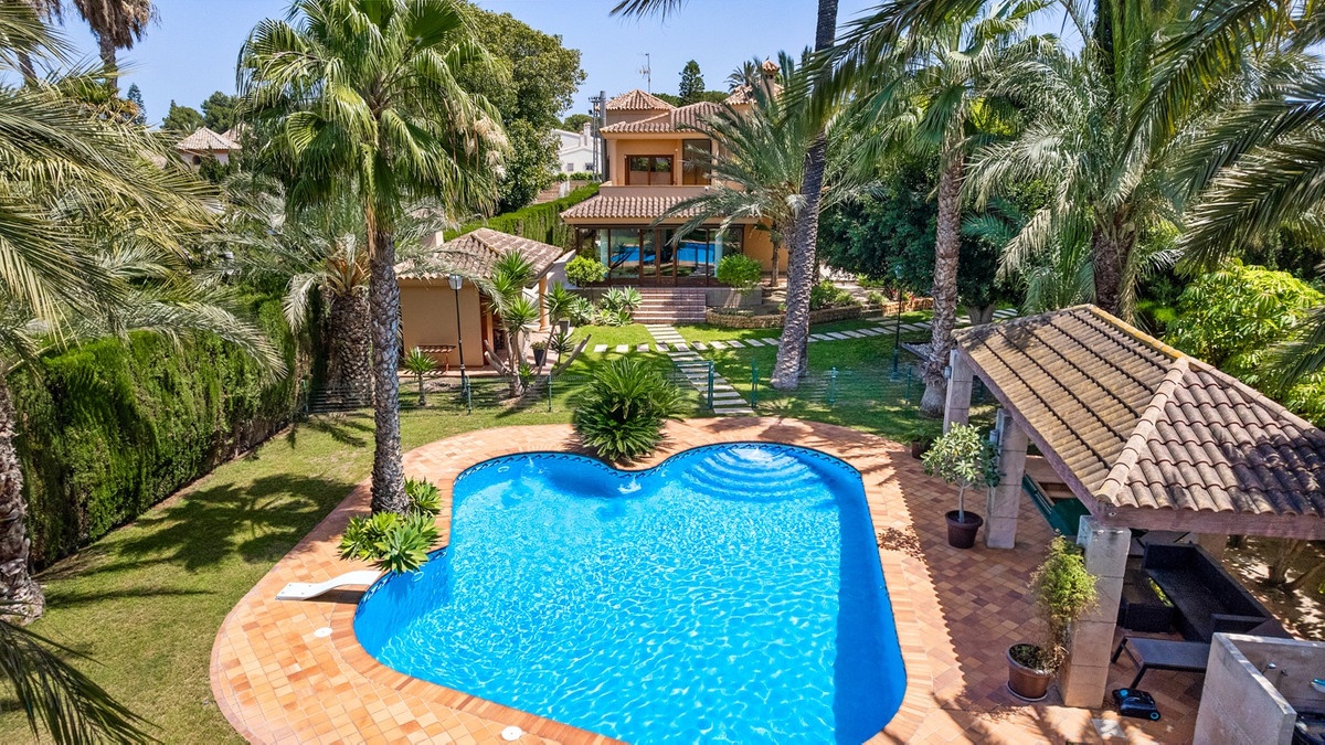 5 Bed Townhouse for sale in Elche Costa Blanca, Alicante, Spain