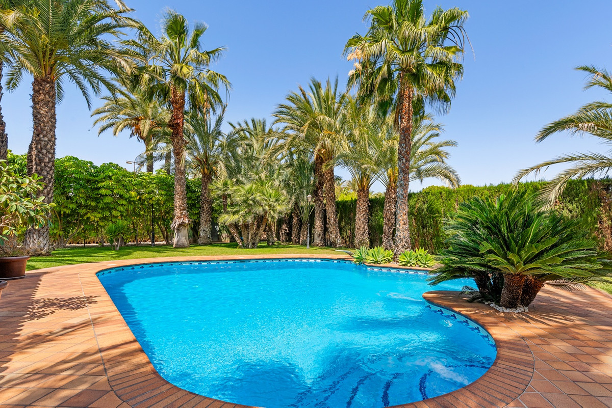 5 Bed Townhouse for sale in Elche Costa Blanca, Alicante, Spain