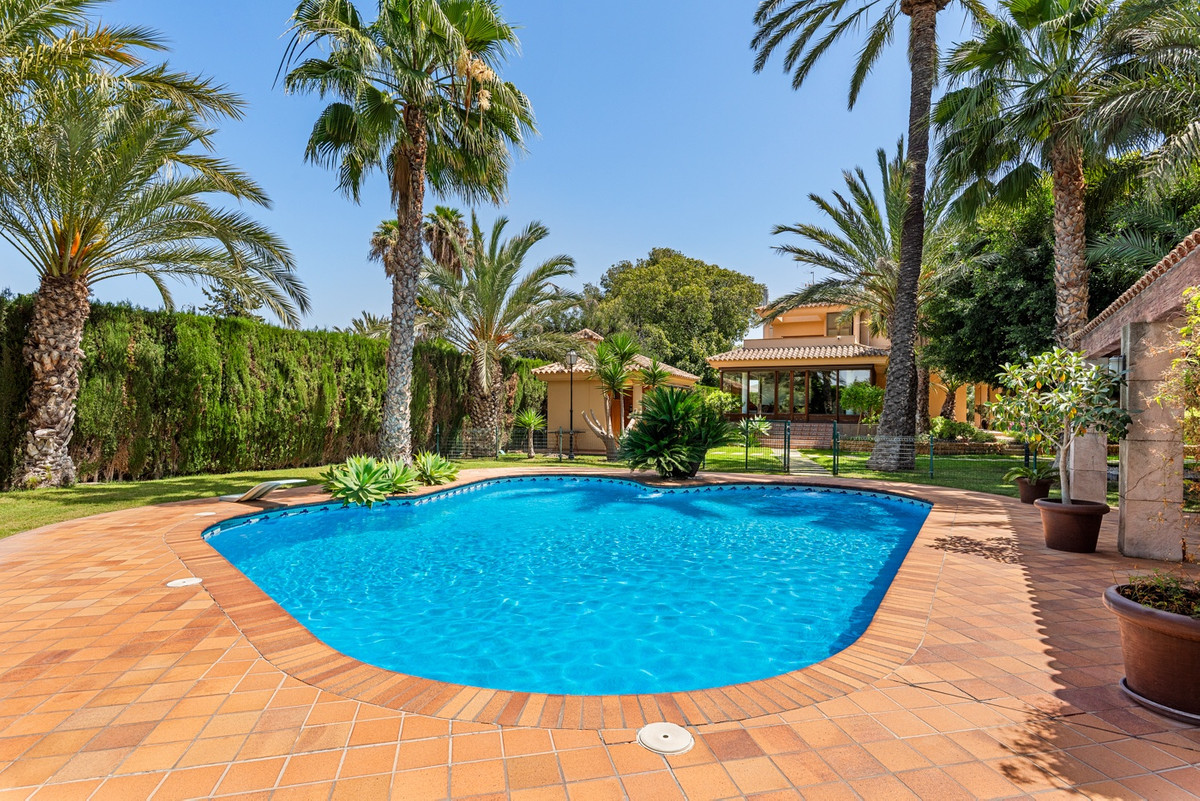 5 Bed Townhouse for sale in Elche Costa Blanca, Alicante, Spain
