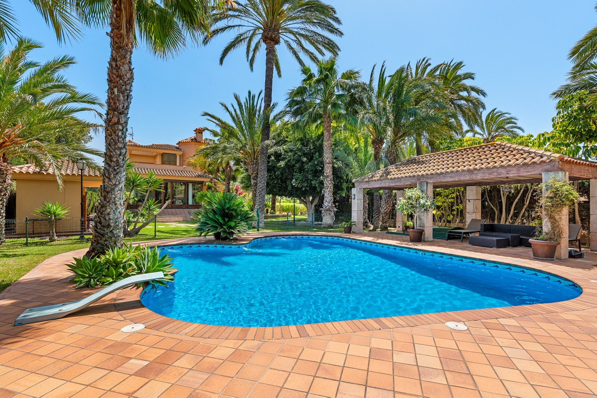 5 Bed Townhouse for sale in Elche Costa Blanca, Alicante, Spain