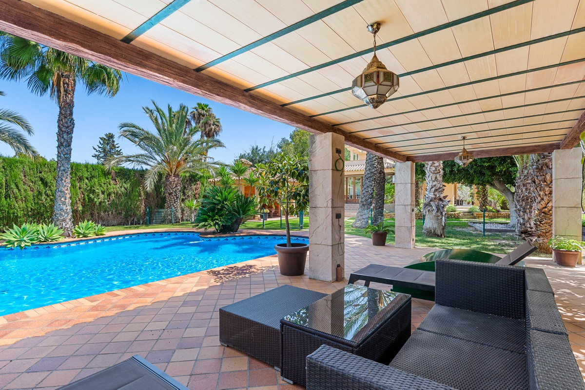5 Bed Townhouse for sale in Elche Costa Blanca, Alicante, Spain