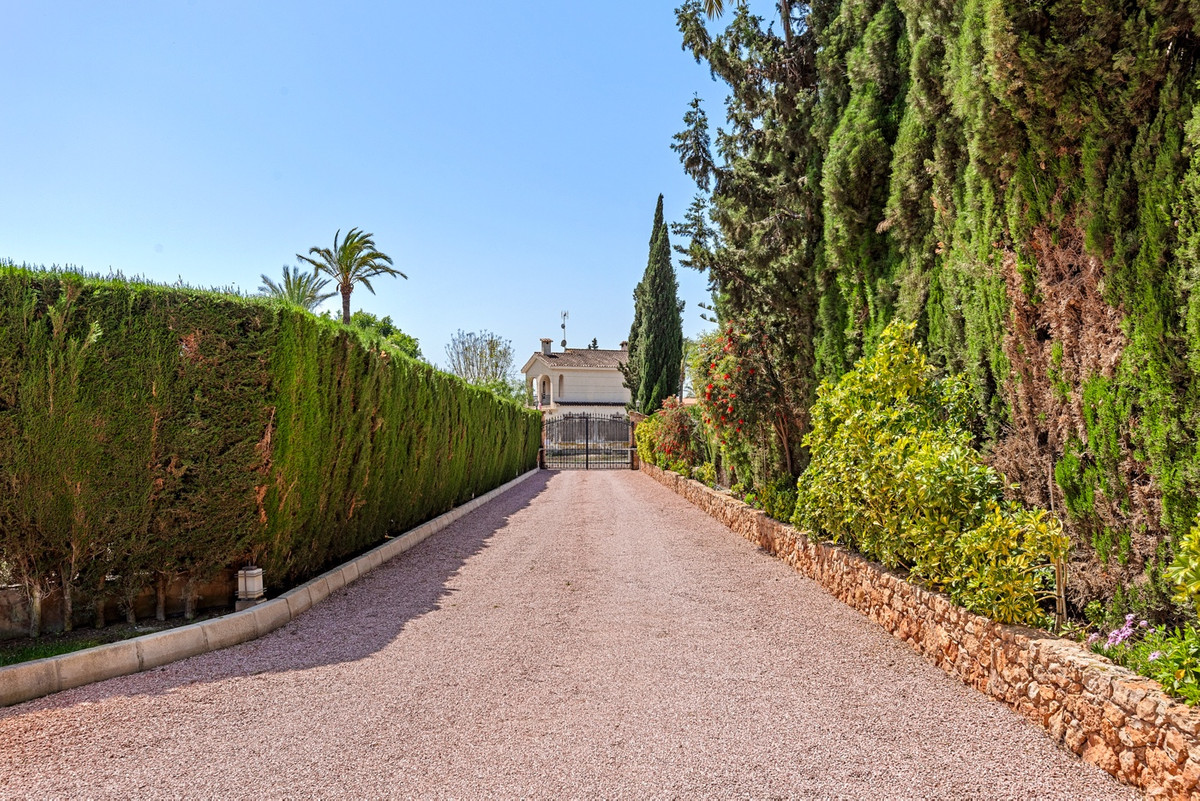 5 Bed Townhouse for sale in Elche Costa Blanca, Alicante, Spain
