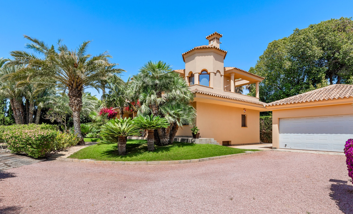 5 Bed Townhouse for sale in Elche Costa Blanca, Alicante, Spain