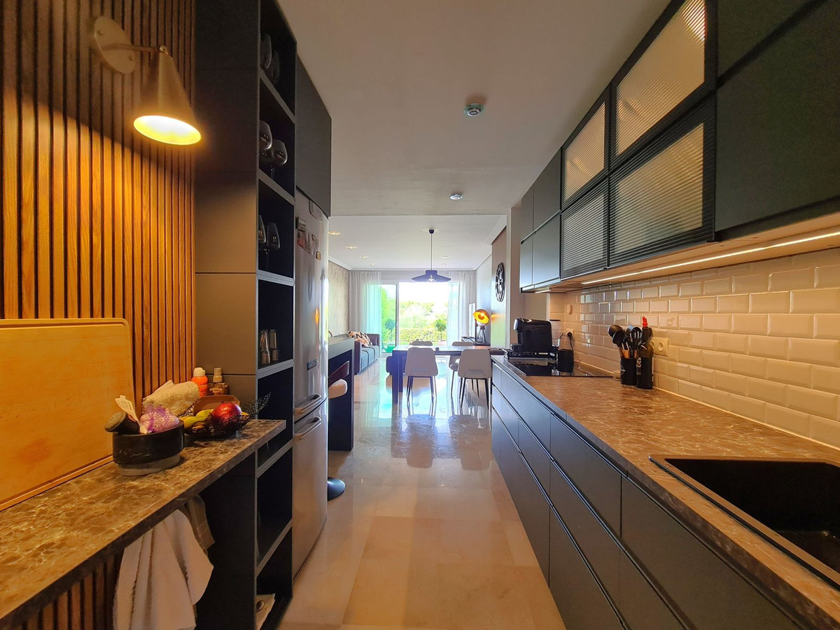 3 Bed Apartment for sale in Benahavís Costa Del Sol, Málaga, Spain