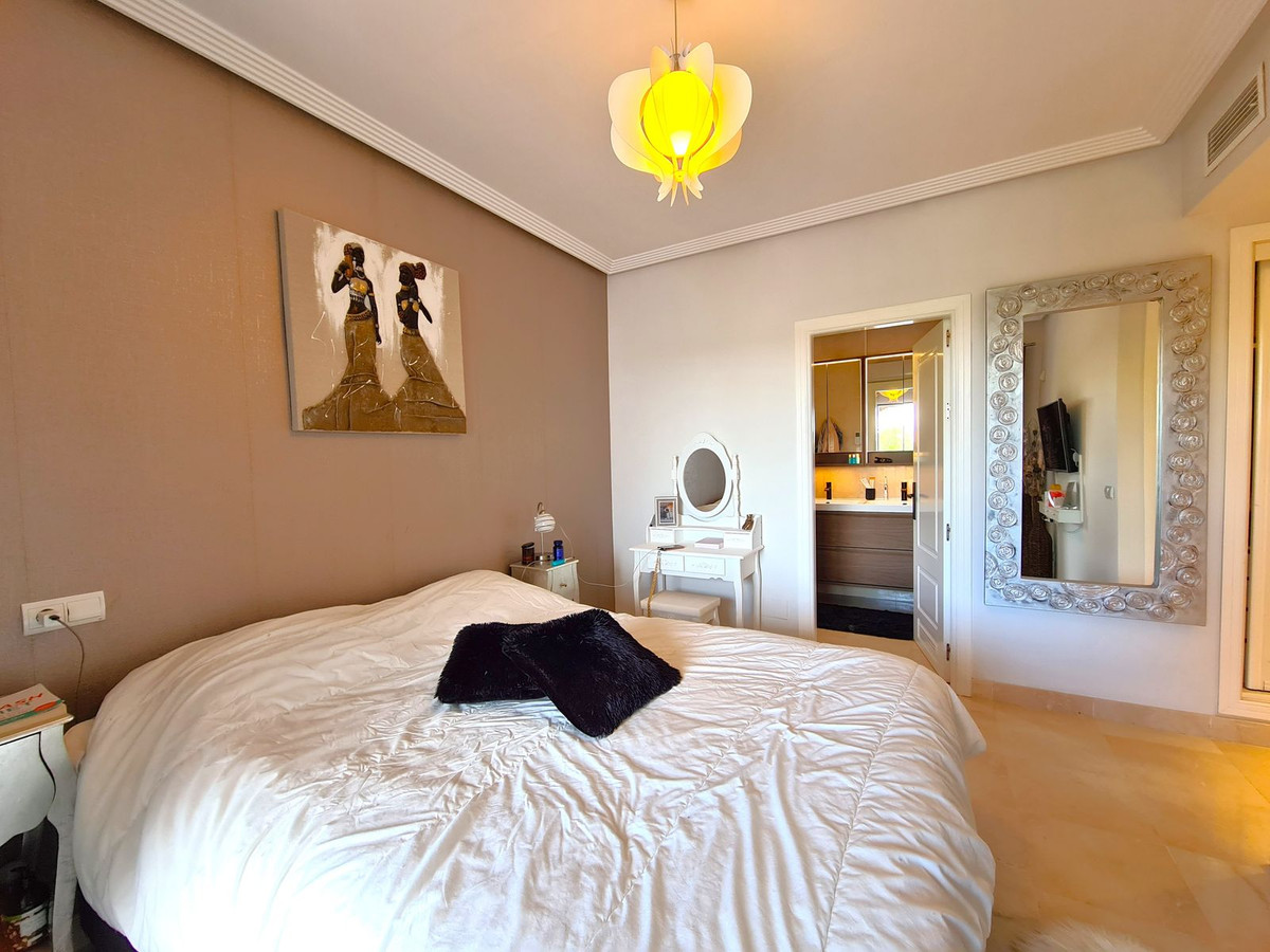 3 Bed Apartment for sale in Benahavís Costa Del Sol, Málaga, Spain