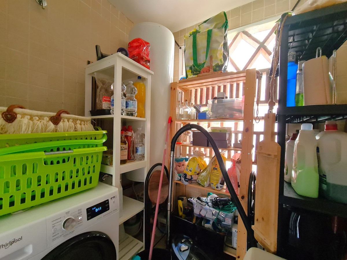 3 Bed Apartment for sale in Benahavís Costa Del Sol, Málaga, Spain