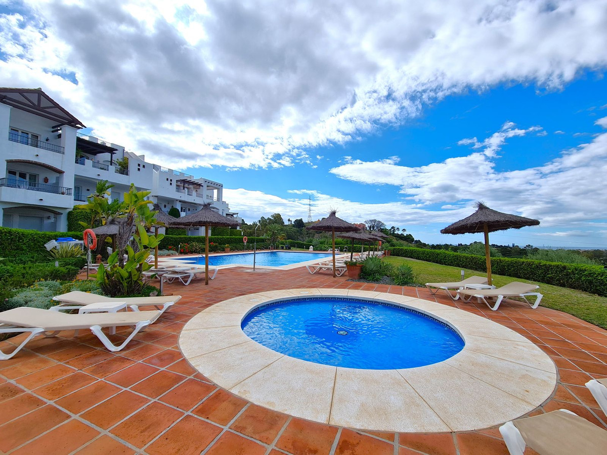 3 Bed Apartment for sale in Benahavís Costa Del Sol, Málaga, Spain
